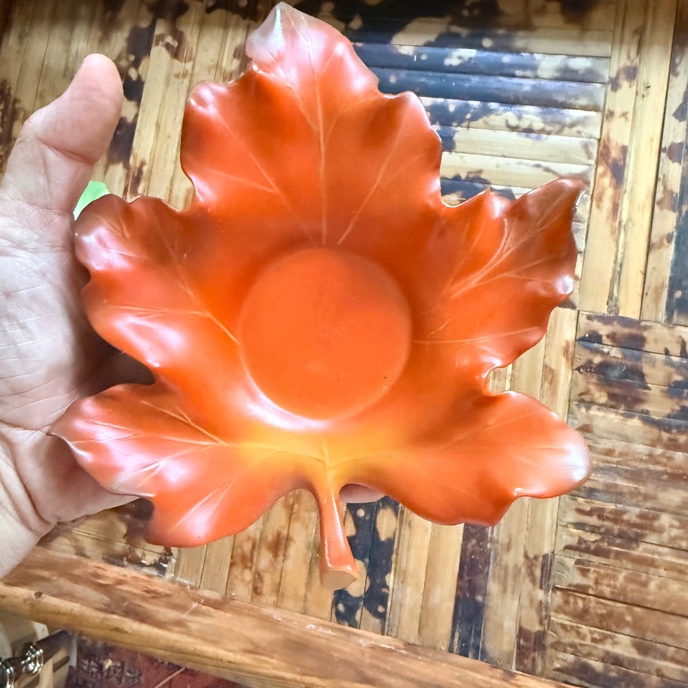 PartyLite Maple Leaf Dish Burnt Orange Excellent Autumn Fall Decor P7328 - Picture 1 of 3